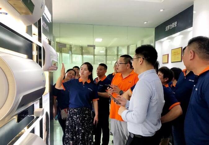 亲友游戏中心-亲友多乐斗-亲友天天坦克大战