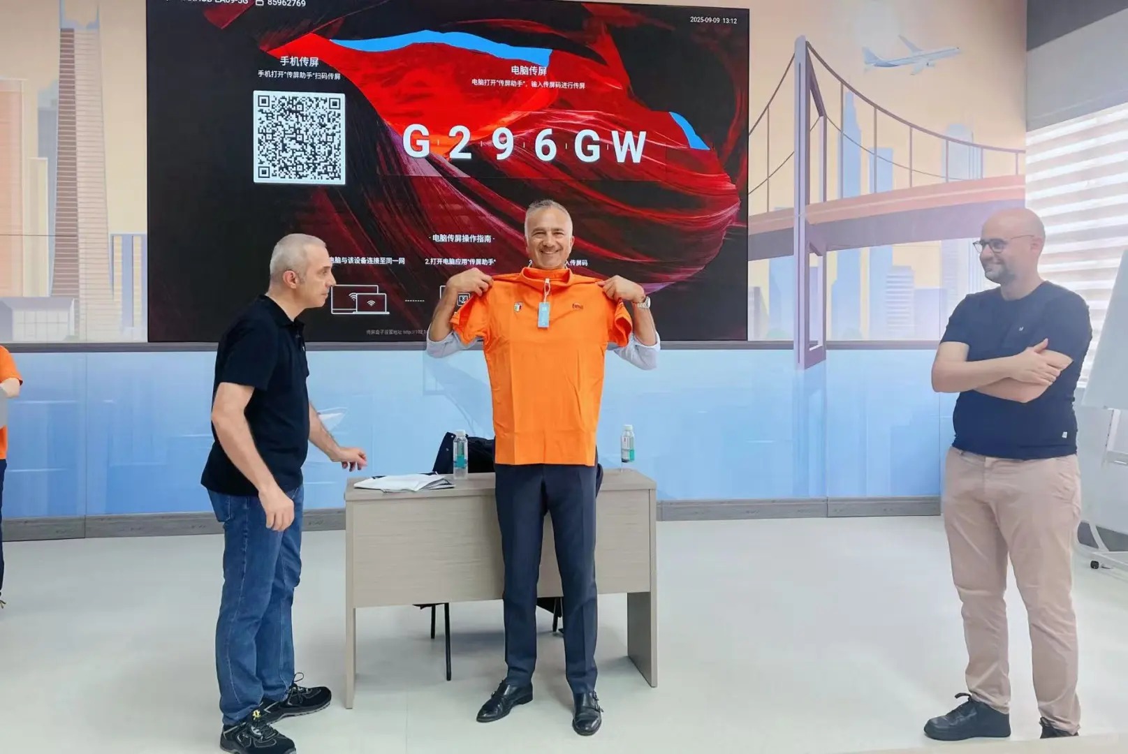 亲友游戏中心-亲友多乐斗-亲友天天坦克大战