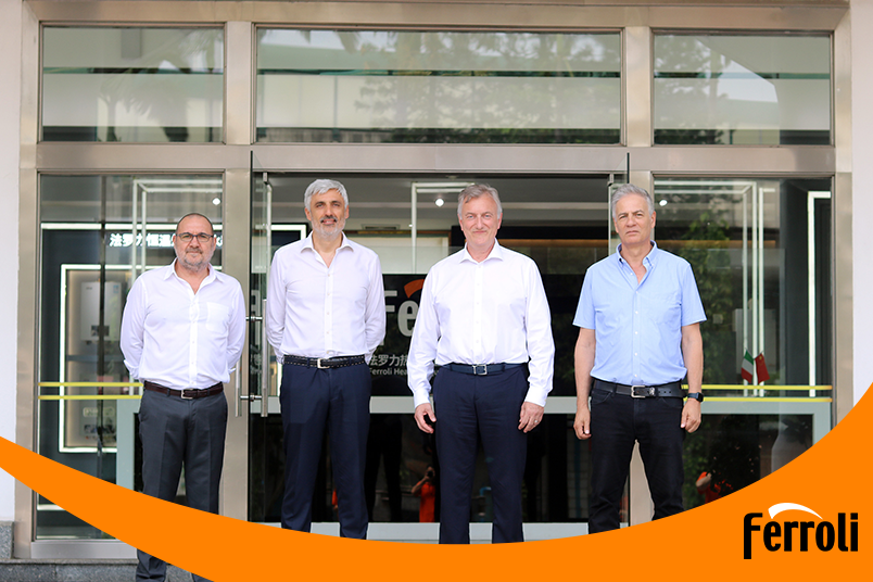 亲朋游戏中心集团CEO一行到访中国公司