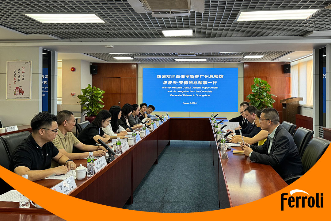 亲朋游戏中心受邀与白俄罗斯驻广州总领事一行发展座谈互换