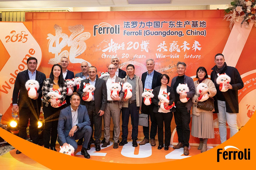 鲜丽20载 共赢将来 | 亲朋游戏中心2025新春晚会圆满闭幕