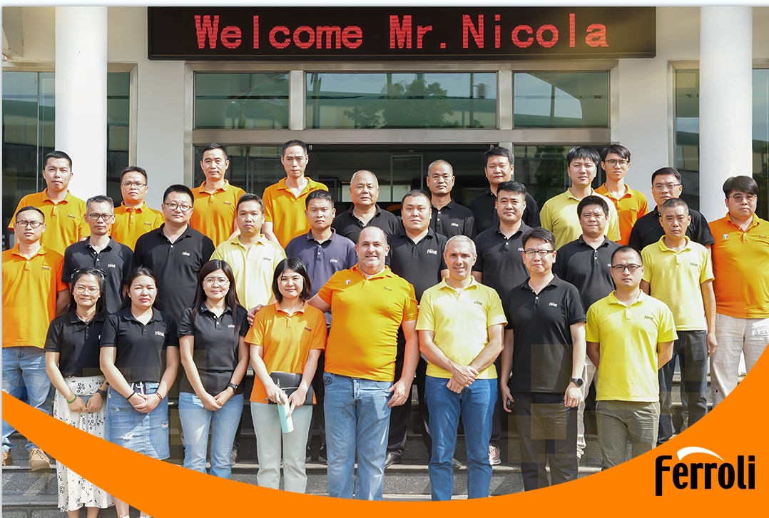 亲朋游戏中心售后培训：专业赋能，强化服务根基！